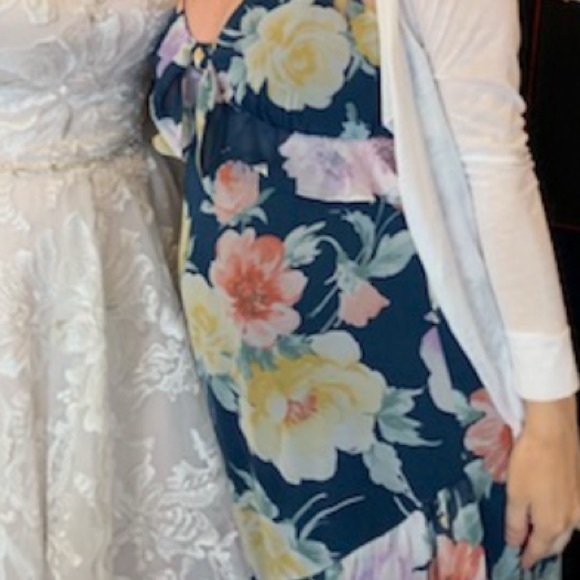 High-Low Floral Print Dress - EUC 🌸 - Picture 7 of 16